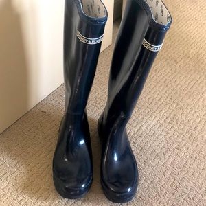Dooney & Bourke rainboots Navy Blue, Size 8